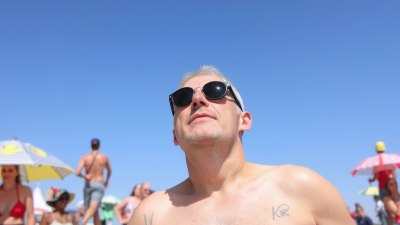 Why Some People Love 100-Degree Weather and Others Melt