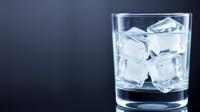 Why the Sound of Ice Cubes Is Louder When It's 90 Degrees