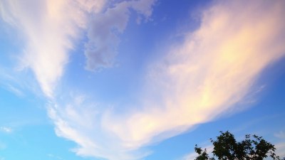 What the Sky's Color Can Predict About the Next Day