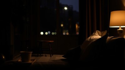 Why Monday Mornings Hit Harder If It’s Still Dark Outside
