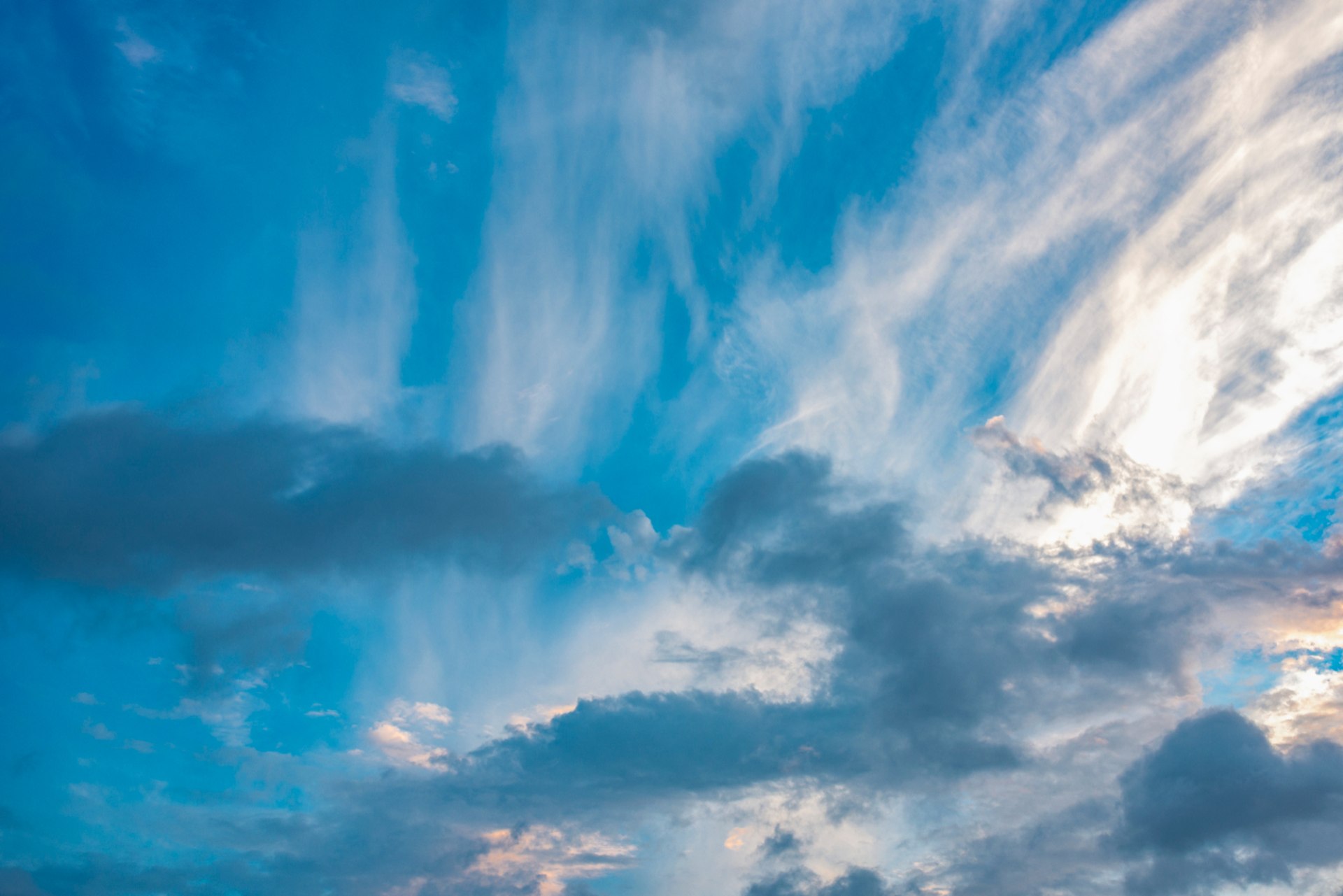 Why Air Masses Collide and Create Extreme Weather - BelowClouds.com