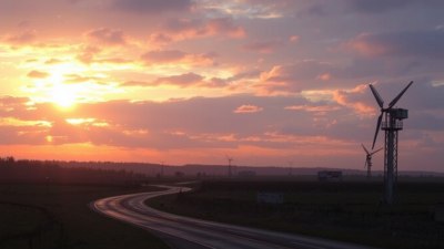 Why Local Wind Patterns Shift in the Evening