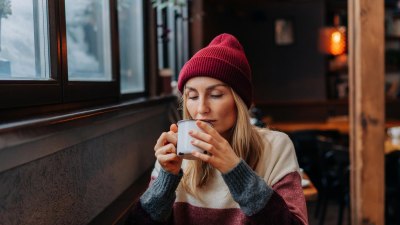 How Your Hot Drink Cools Down Exactly When You Finally Sit